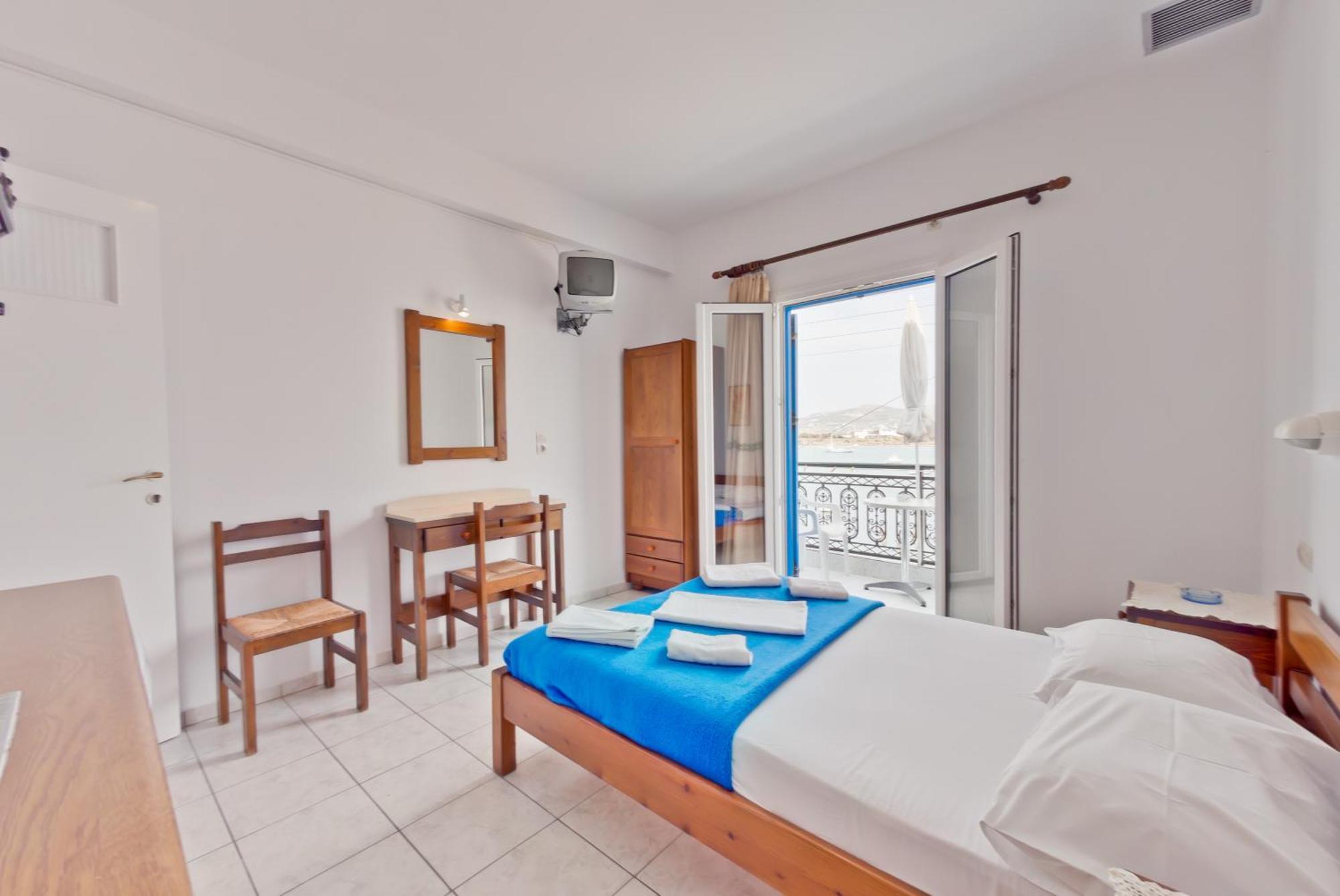 Paris Rooms Antiparos ภายนอก รูปภาพ